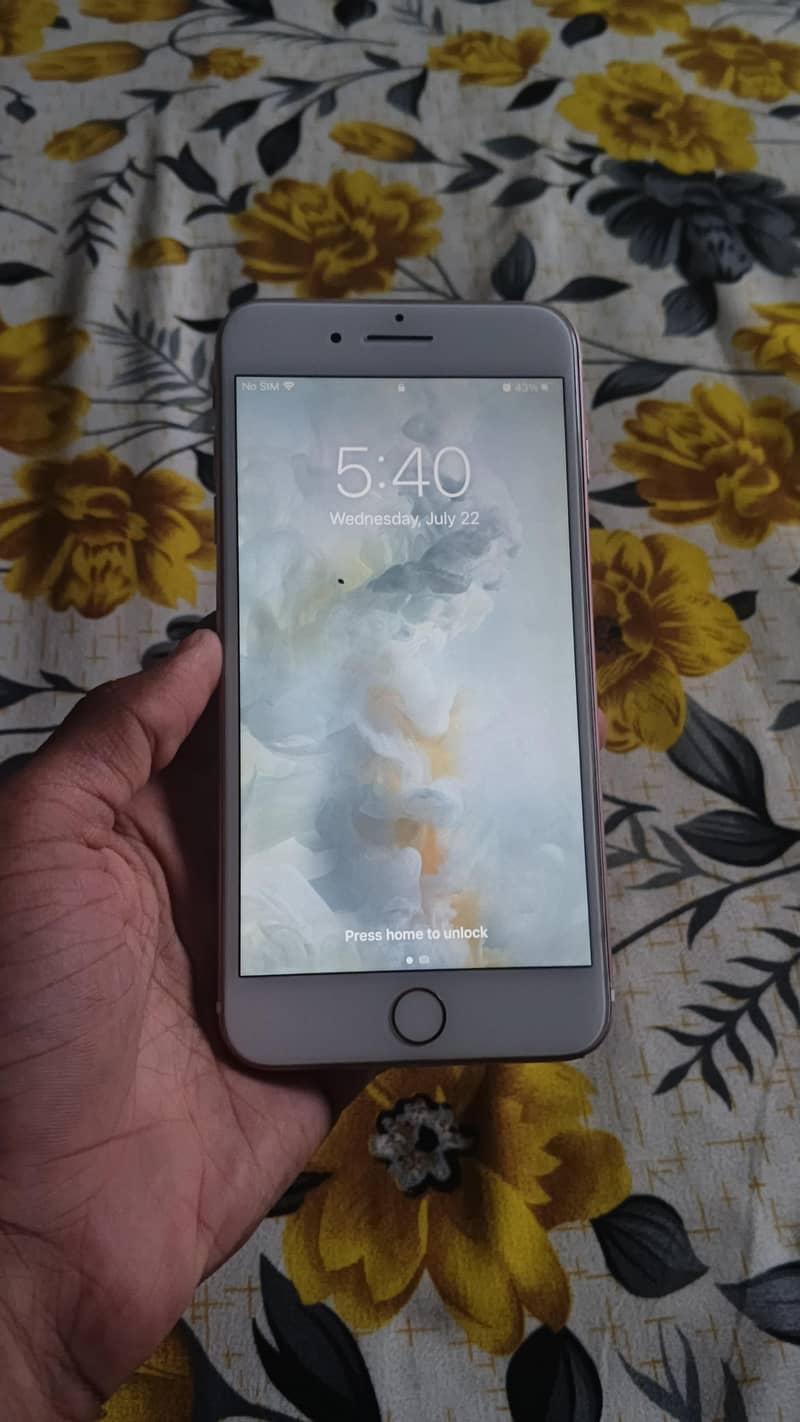 Apple iPhone 7 Plus 6