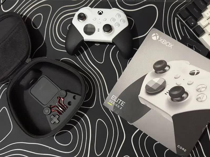 XBOX Elite series 2 controller. 0