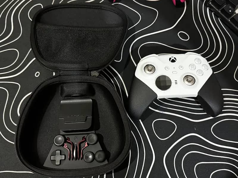 XBOX Elite series 2 controller. 2