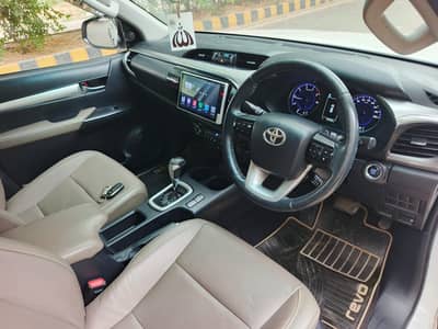 Toyota Hilux Revo V