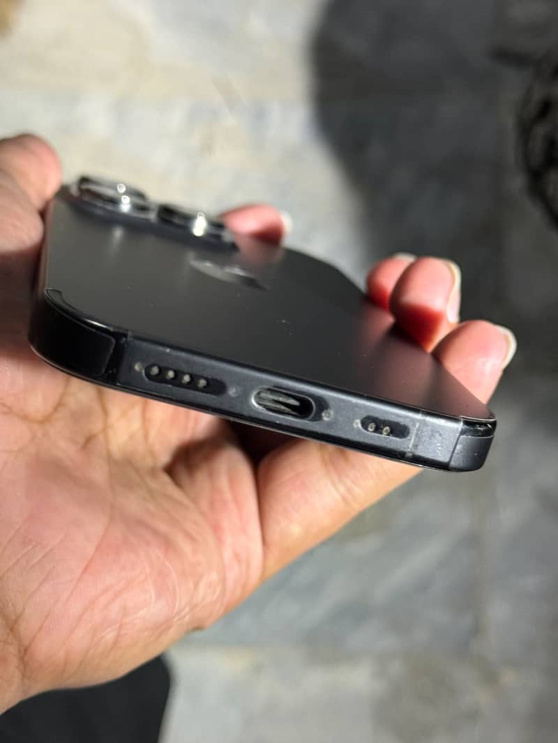 iphone 16 pro 1