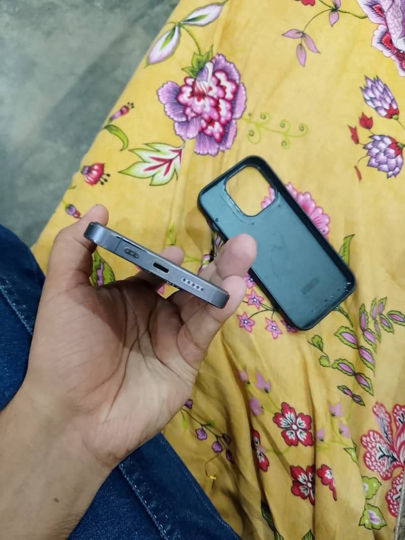 Apple iPhone 14 Pro 2