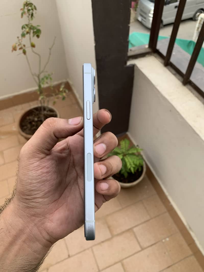 Apple iPhone 15 plus 3