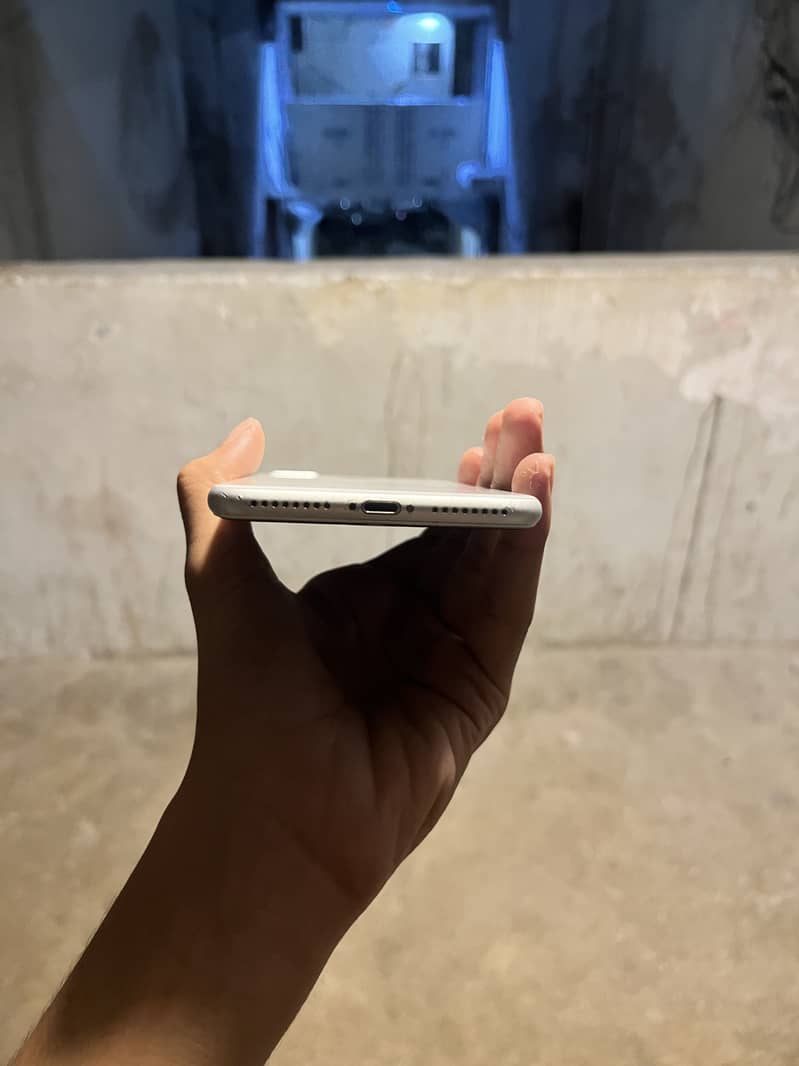 Apple iPhone 8 Plus 2