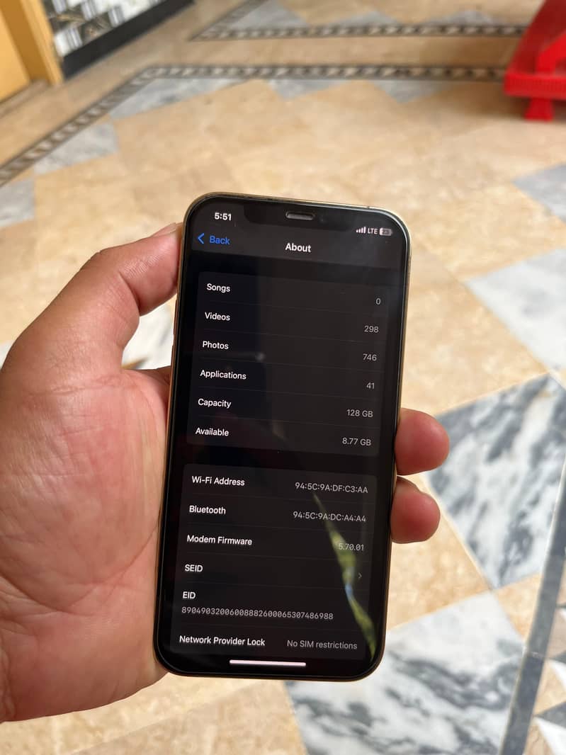 Apple iPhone 12 3