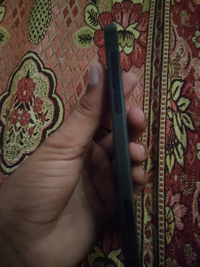 Apple iPhone 12 1