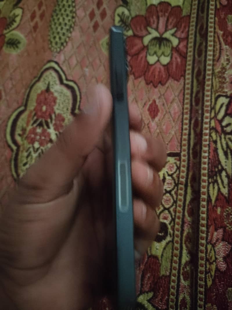 Apple iPhone 12 3