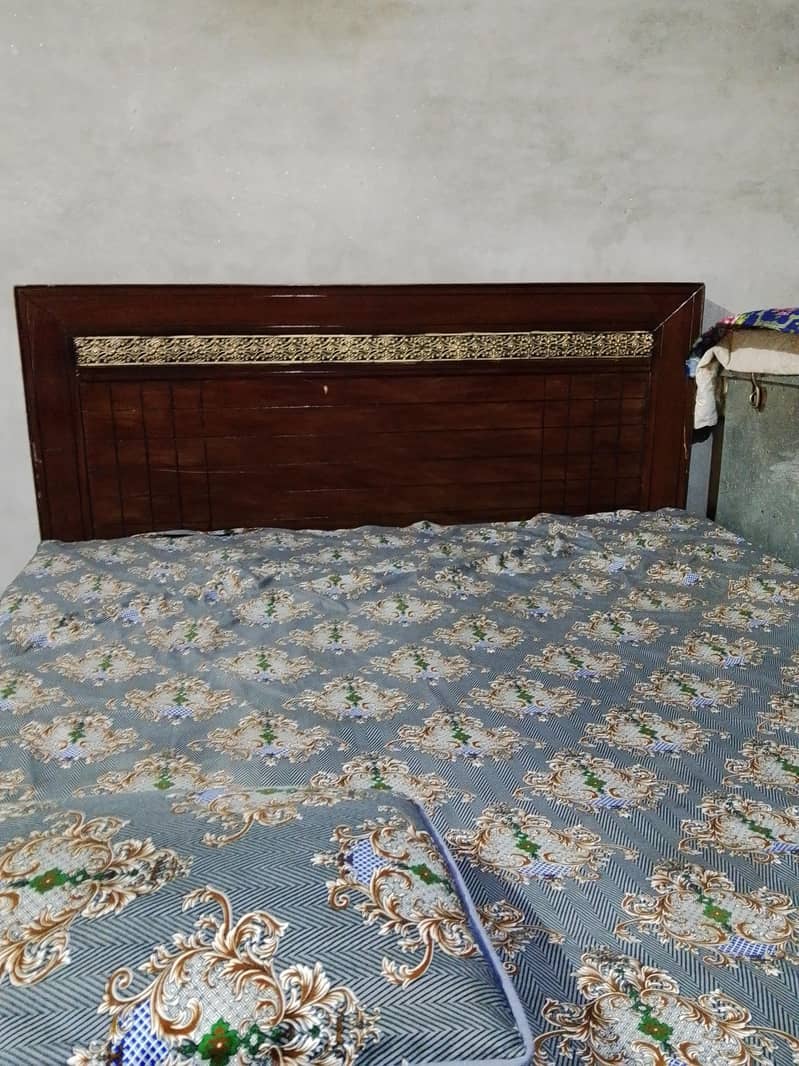 bed dressing showcse 0
