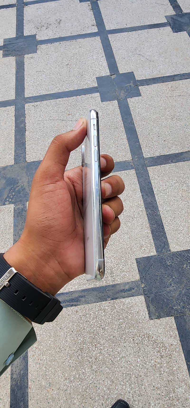 Apple iPhone X 5