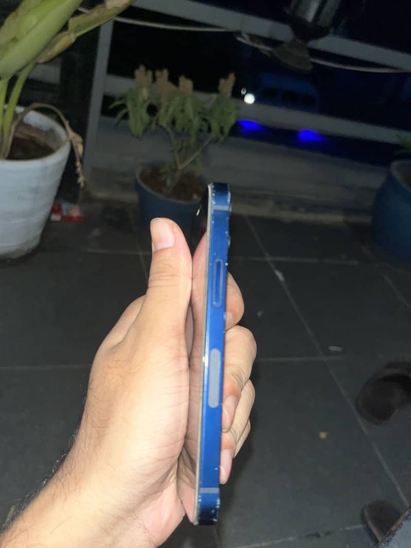 Apple iPhone 12 mini 3