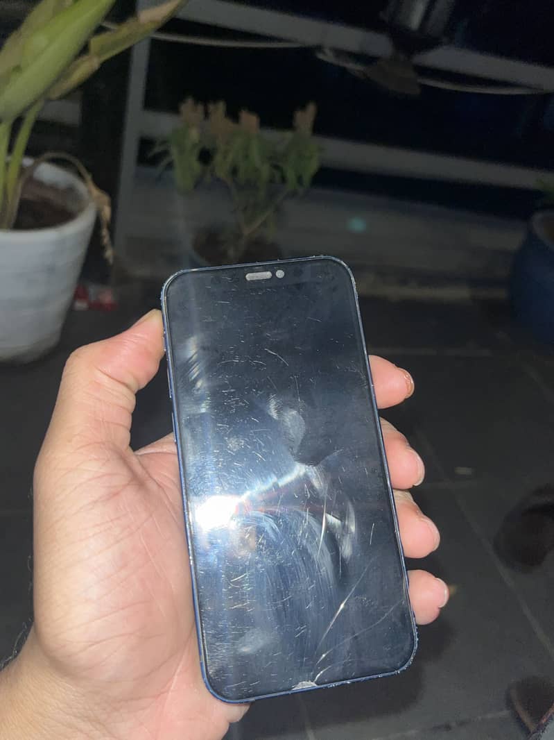 Apple iPhone 12 mini 4