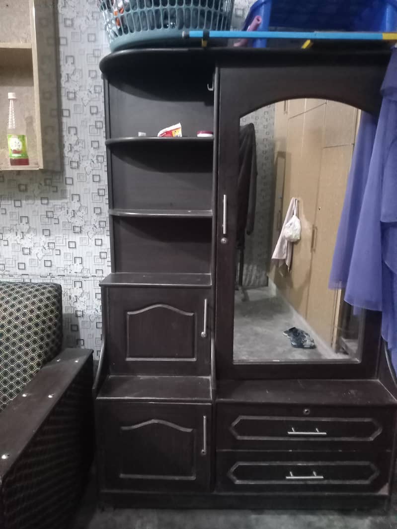dressing table with singhar table(stool) 0
