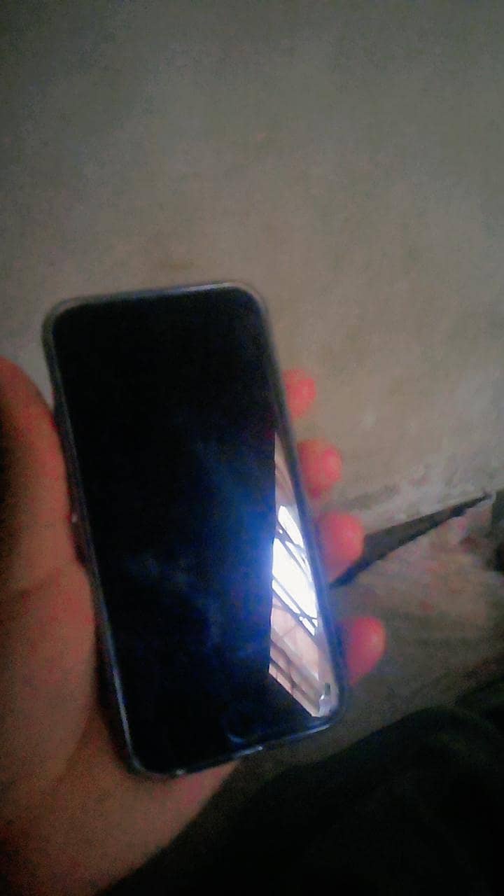 Apple iPhone 7 2