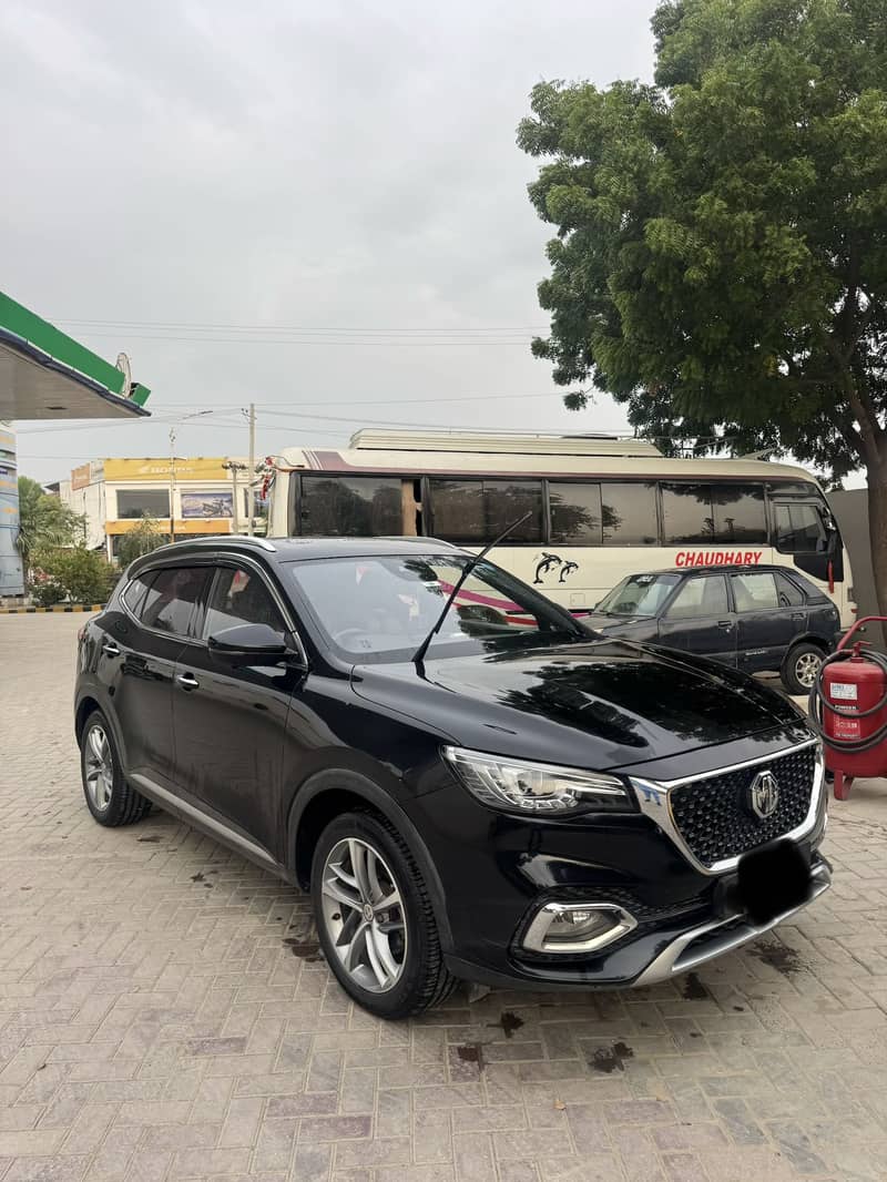 MG HS Trophy Edition 0