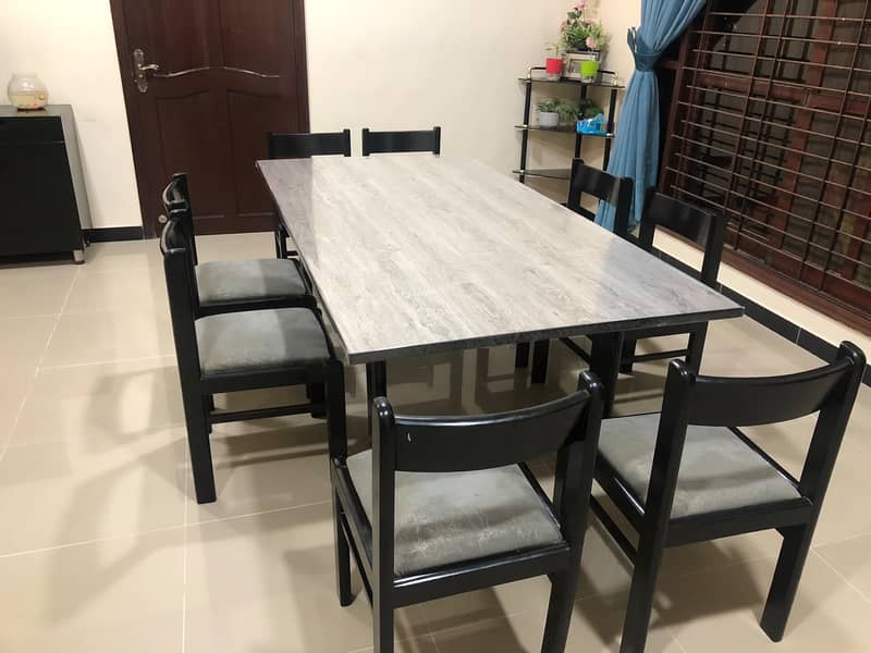 Solid wood Dining Table & Console (Coffee Table) – Mint Condition 4