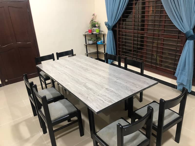 Solid wood Dining Table & Console (Coffee Table) – Mint Condition 9
