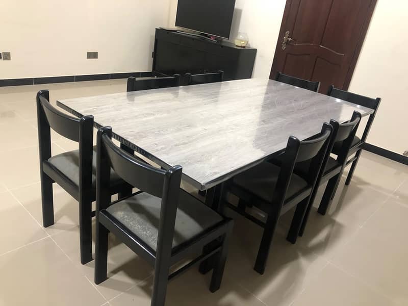 Solid wood Dining Table & Console (Coffee Table) – Mint Condition 12