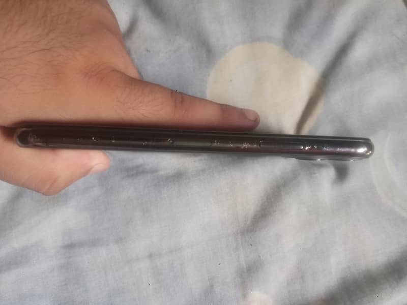 Apple iPhone 11 Pro 2