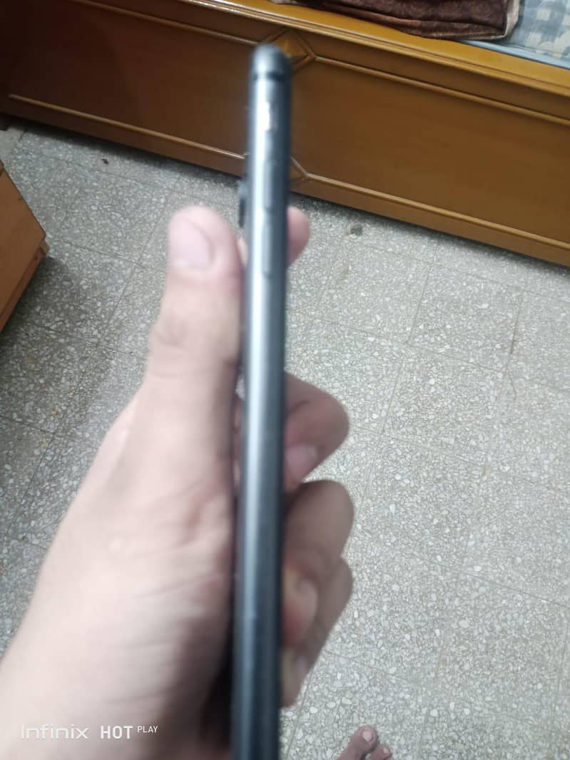 Apple iPhone 8 Plus 2