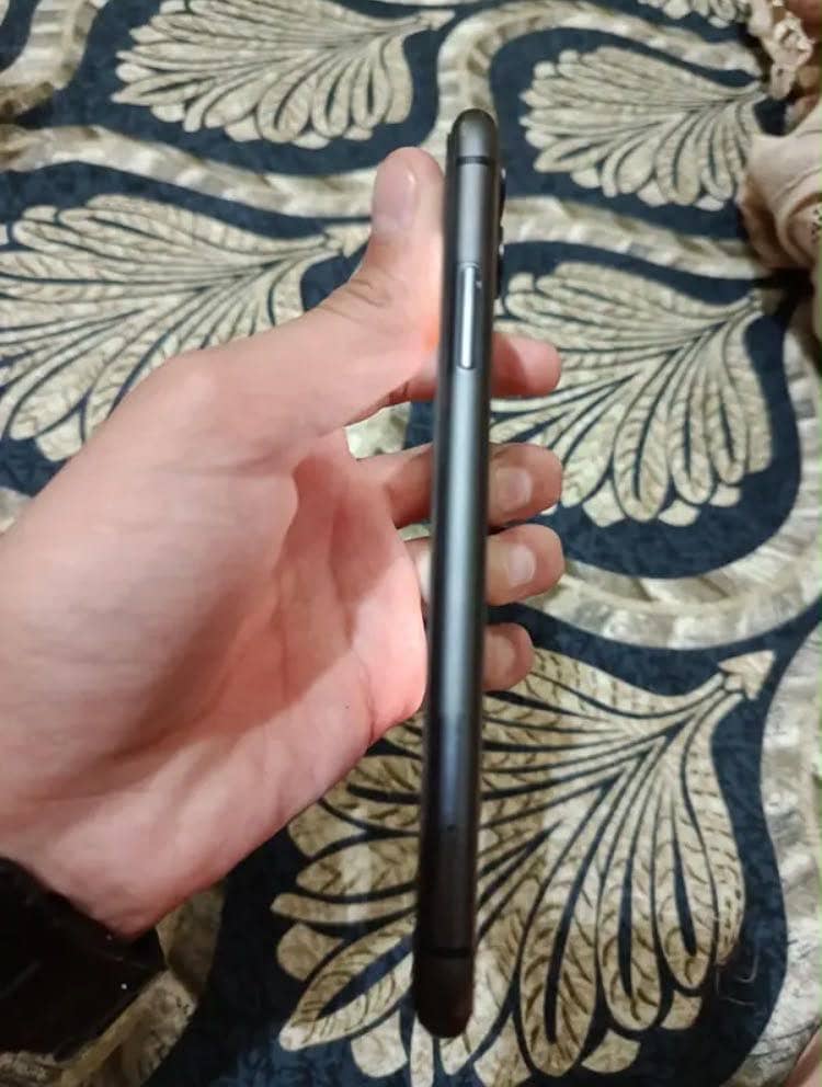 Apple iPhone 11 1