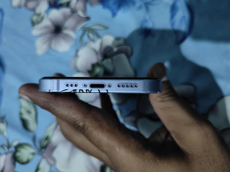 Apple iPhone 12 3