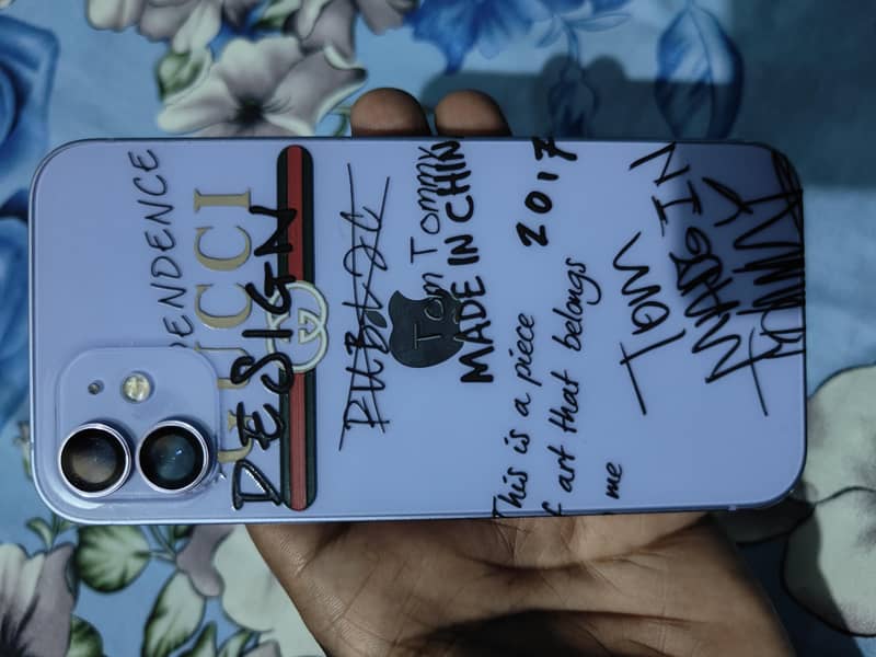 Apple iPhone 12 4