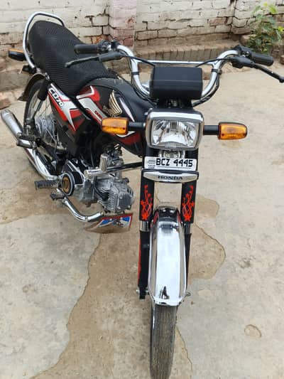 Honda CD 70 2025