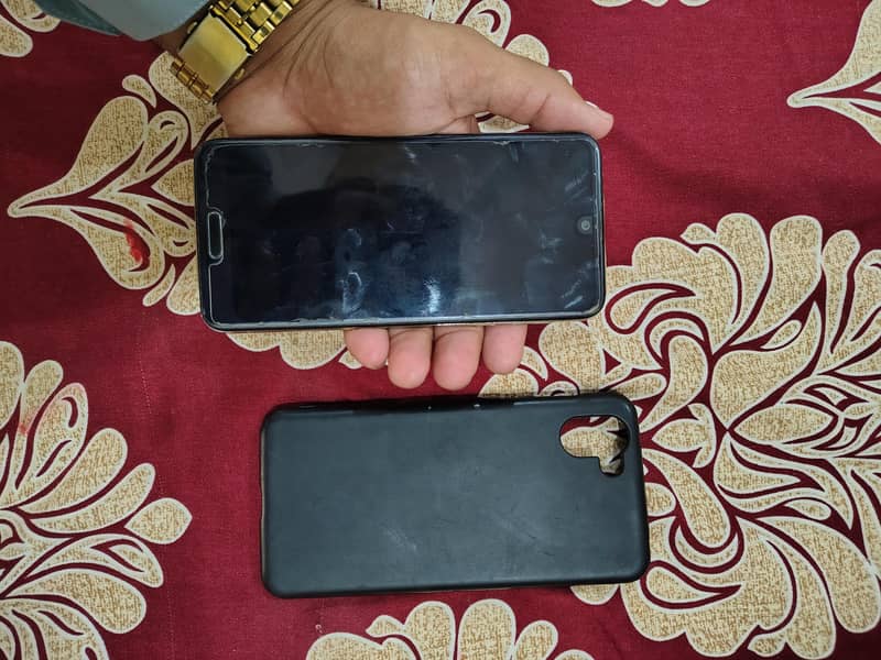 Sharp Aquos R2 0