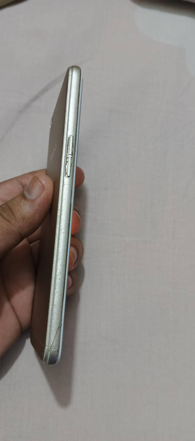 OPPO A37 2