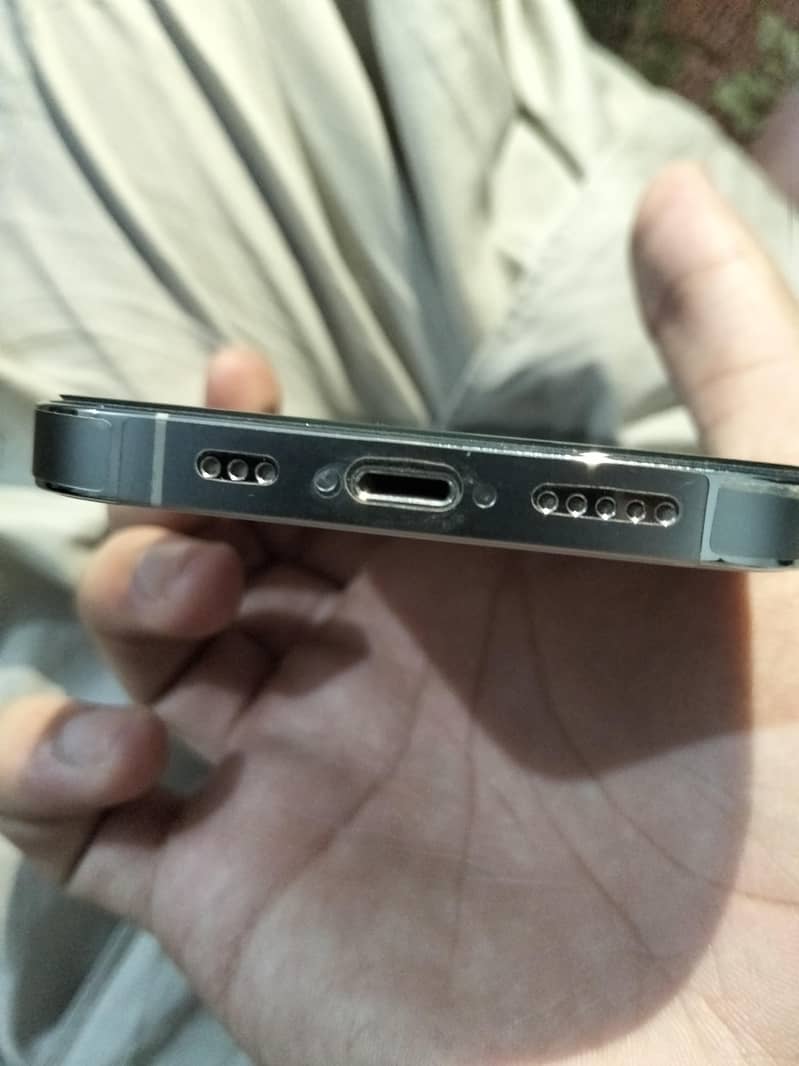 Apple iPhone 14 Pro 2