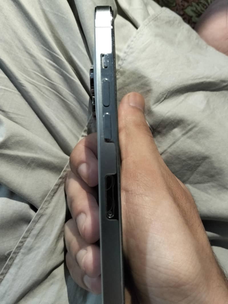 Apple iPhone 14 Pro 3