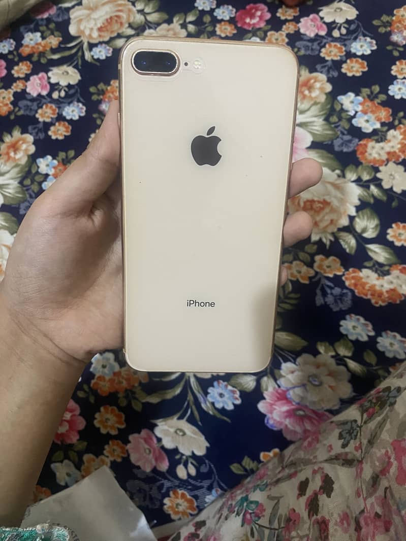 Apple iPhone 8 Plus 4