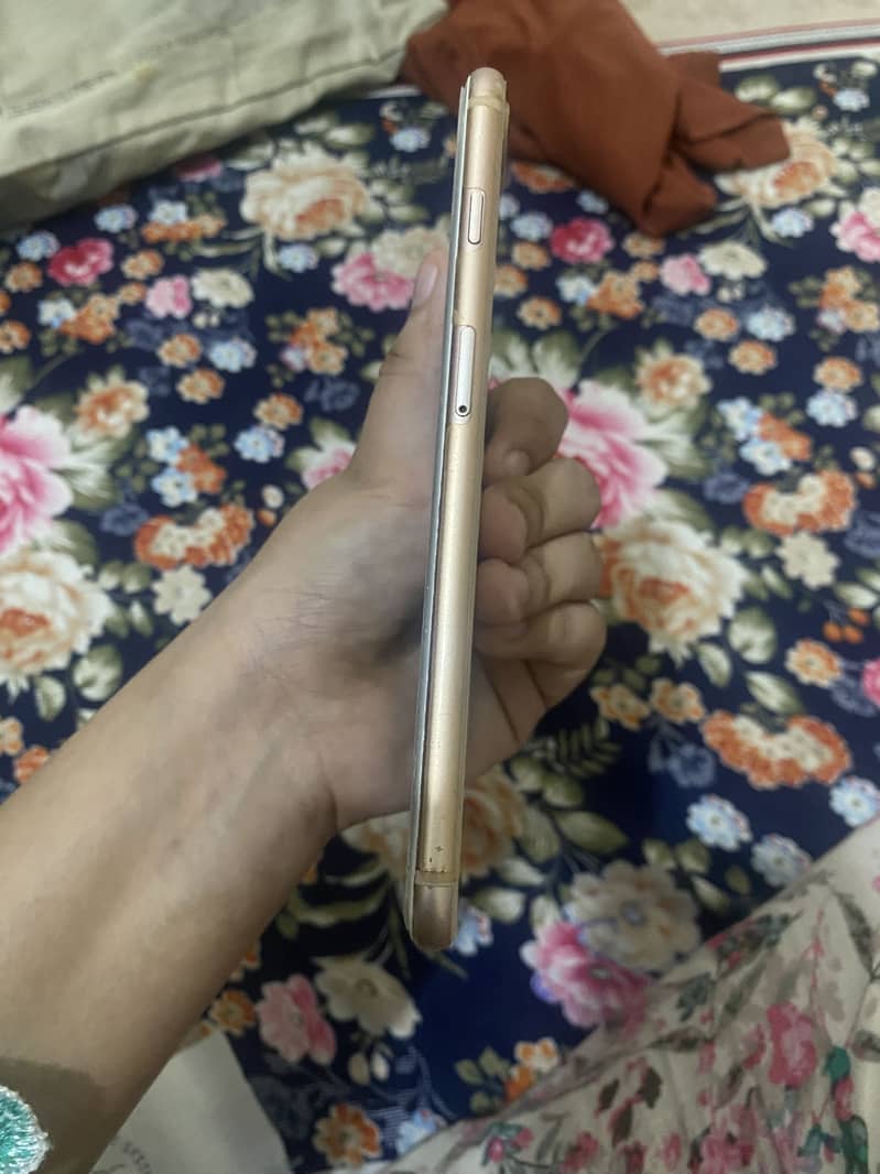 Apple iPhone 8 Plus 7