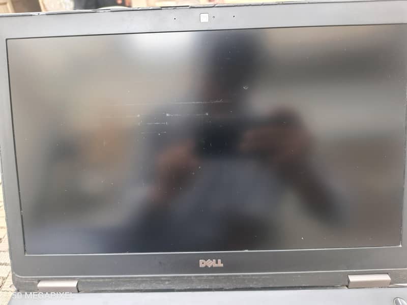Dell Latitude E5570 0
