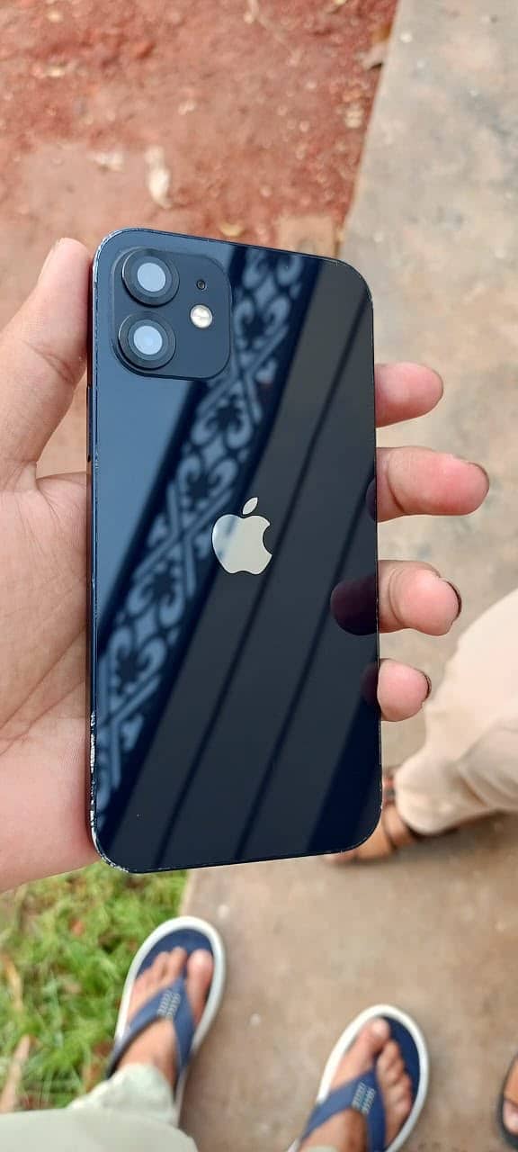 Apple iPhone 12 7