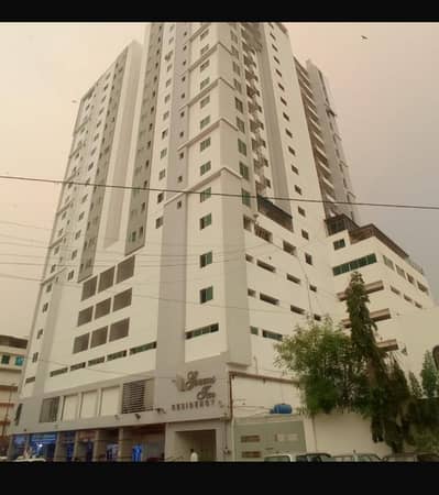 Ideal location, Flat West open