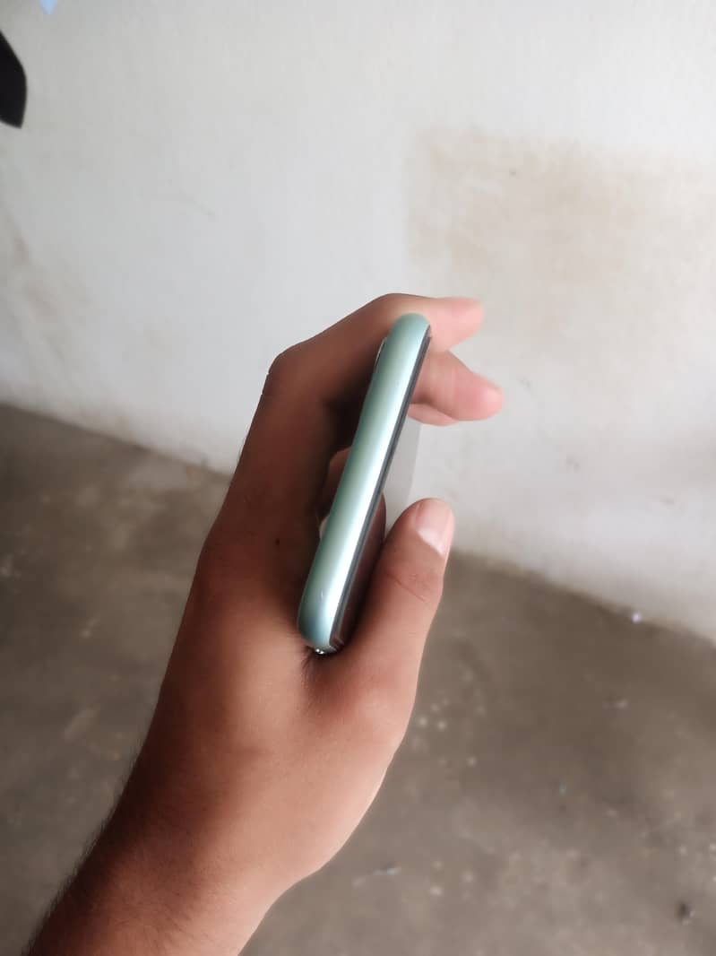 Apple iPhone 11 2