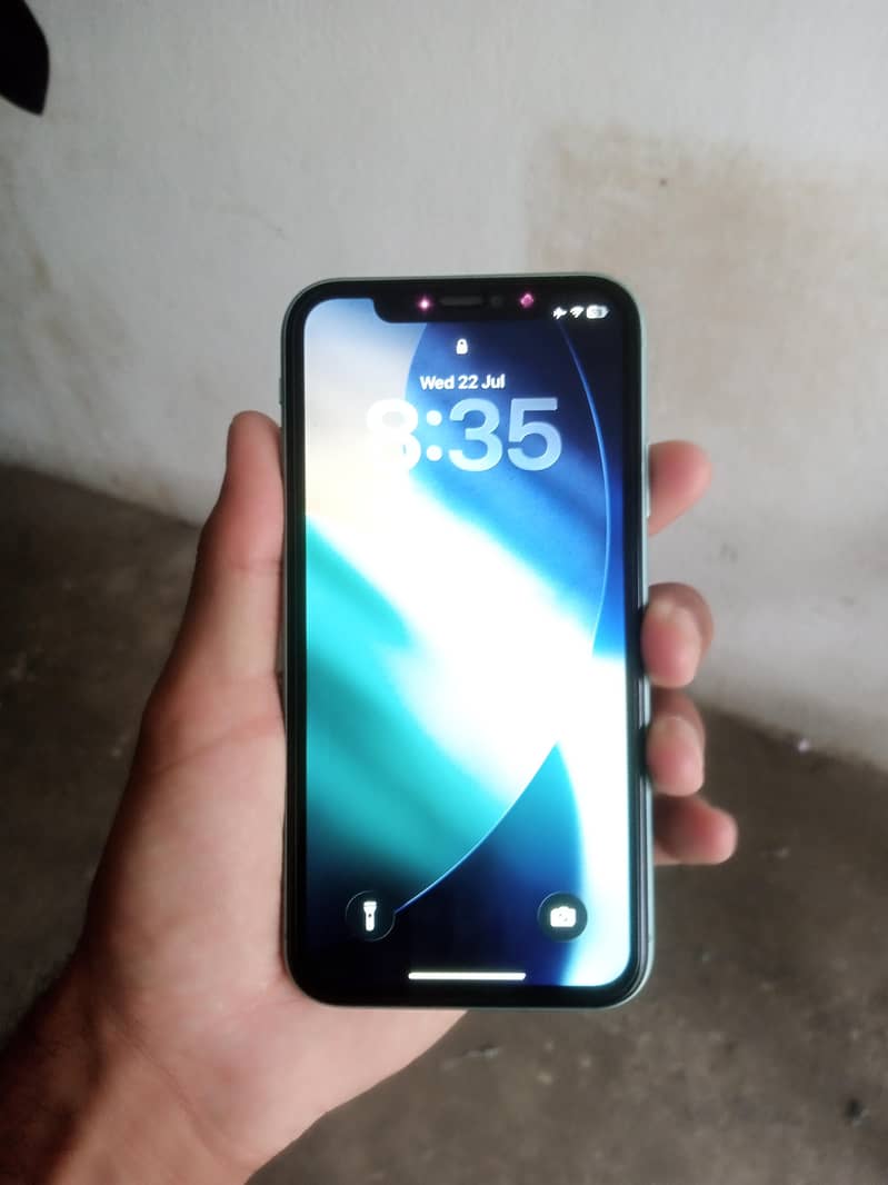 Apple iPhone 11 4