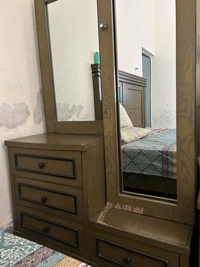 Dressing table for sale