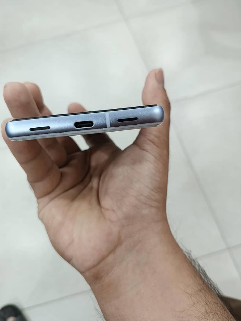 Google Pixel 7a (8/128) 4