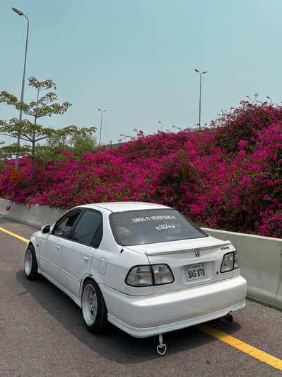 Honda Civic Oriel 2000