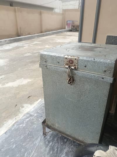 Trunk for sale. Aatey k liye use hy