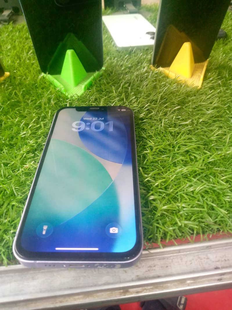 Apple iPhone 12 2