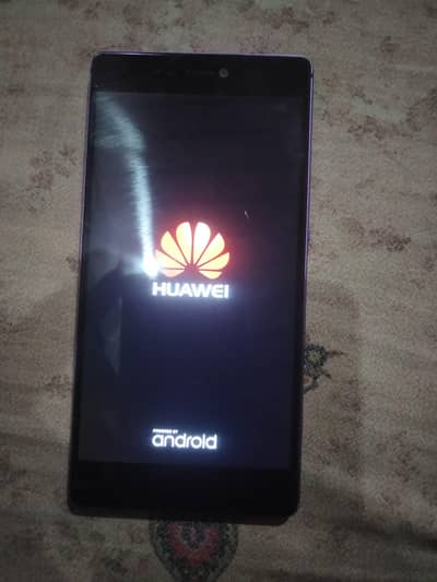 HUAWEI P8 3GB 16GB. new condition. Software problem