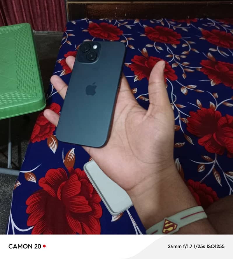 Apple iPhone 15 5