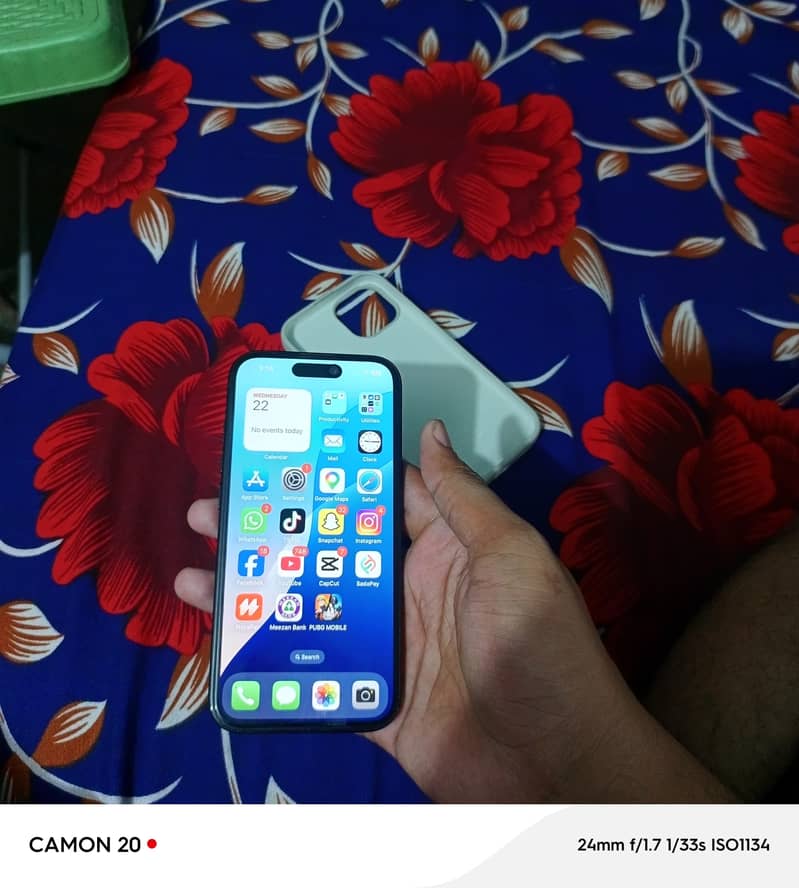 Apple iPhone 15 8