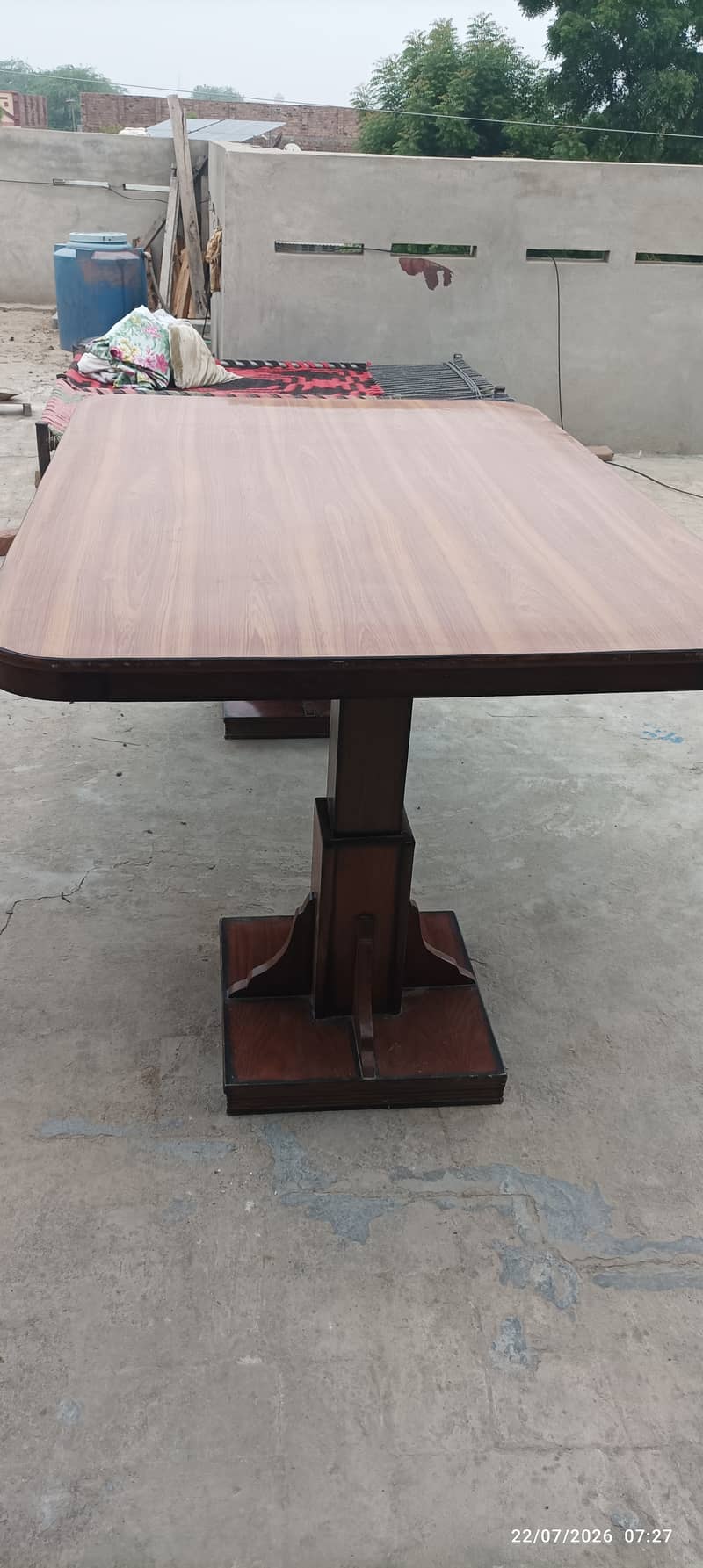 Dining table+ 6 chairs 2