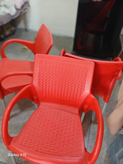 4 chairs of boss compony in vey good quality