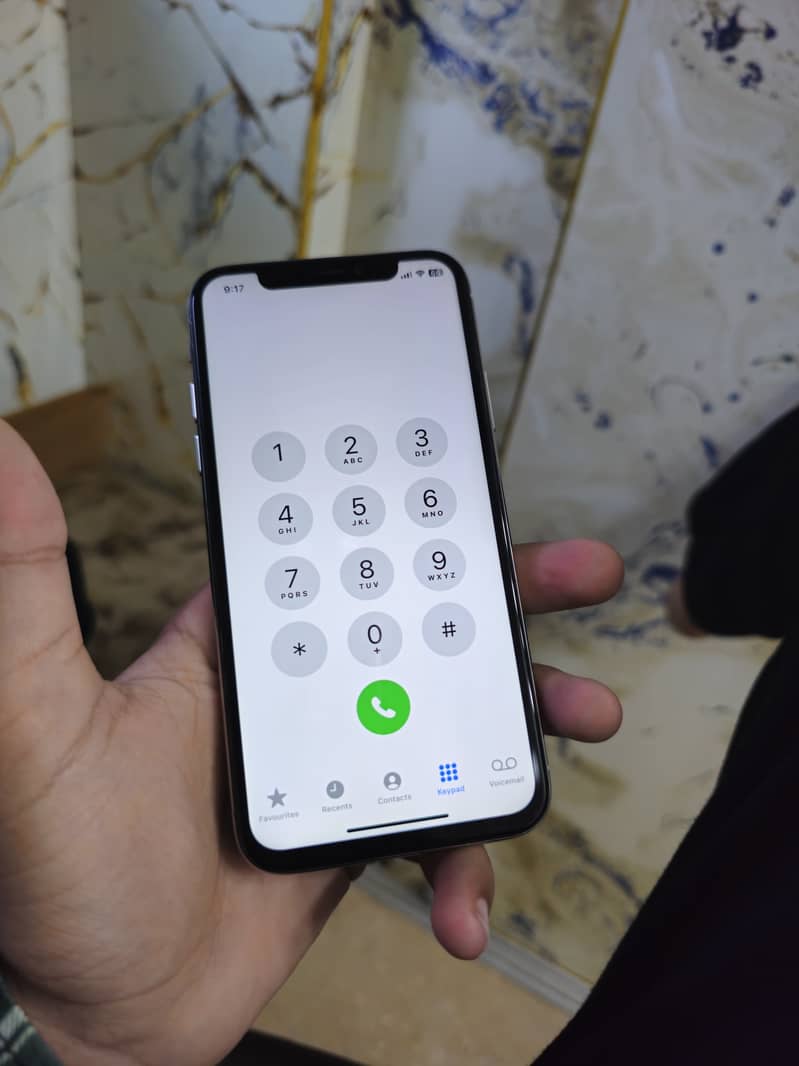 Apple iPhone X 4