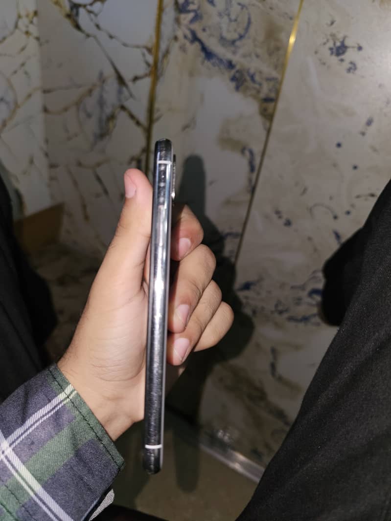 Apple iPhone X 6
